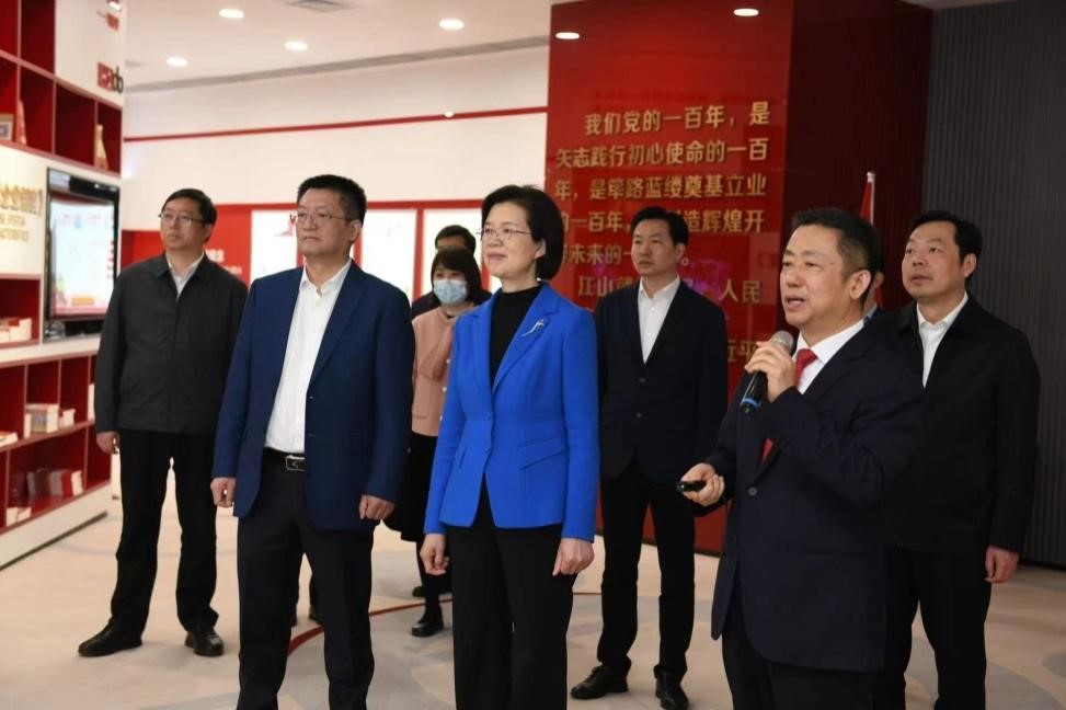 江蘇省委常委、組織部部長沈瑩調(diào)研紅豆1